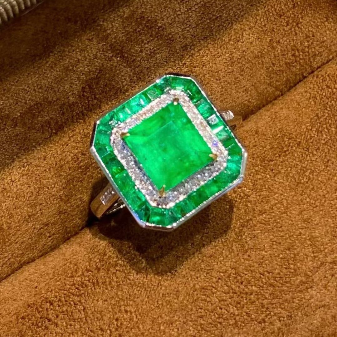14k Gold 3 Ct Natural Emerald & Diamond Ring: Ref:231047105 // gold content:14k gold // ring size:7. 25us // // main gemstone:emerald // shape:octagonal // carat weight:3ct // color:green // treatment:natural // // adjacent gemstone 2 : diamond