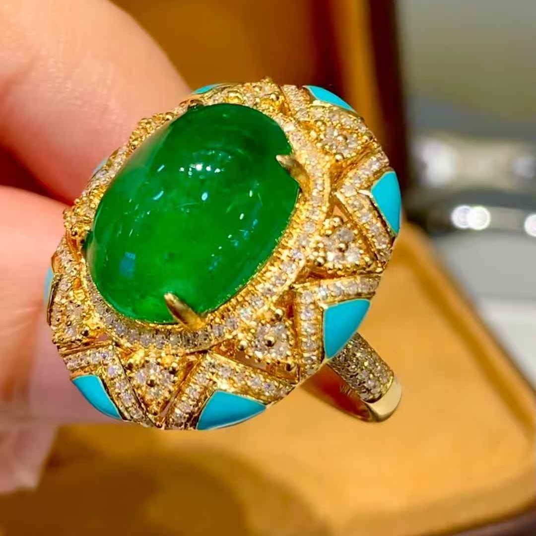 14k Gold 5.7 Ct Vivid Green Natural Emerald & Diamond Ring - 3