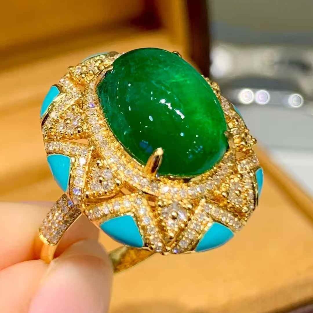 14k Gold 5.7 Ct Vivid Green Natural Emerald & Diamond Ring - 4