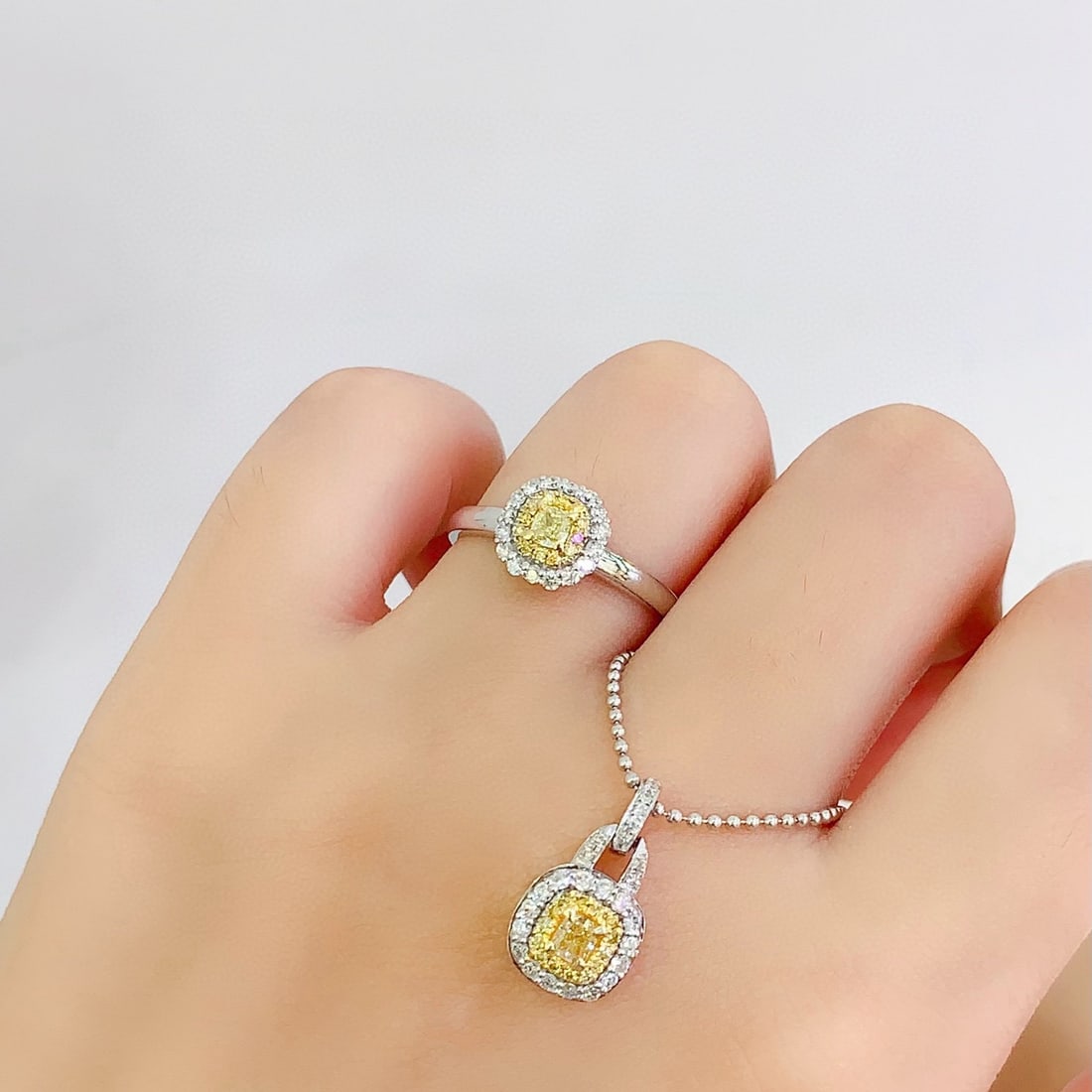 14k Gold 0.55 Ct Natural Yellow Diamond & Diamond Jewelry Set - 4