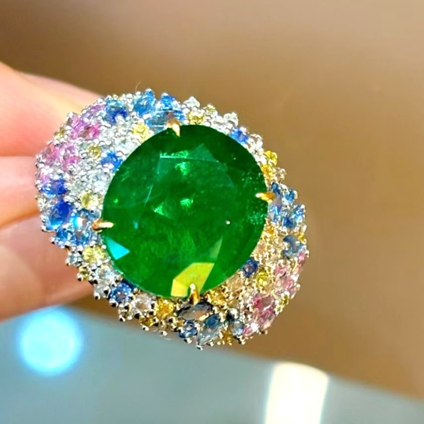 14k Gold 4.65 Ct Vivid Green Natural Emerald & Diamond & Sapphire Ring: Ref:231047137 // gold content:14k gold // ring size:7. 25us // // main gemstone:emerald // shape:oval // carat weight:4. 65ct // color:vivid green // treatment:natural // // adjacent gemstone 2 : diam