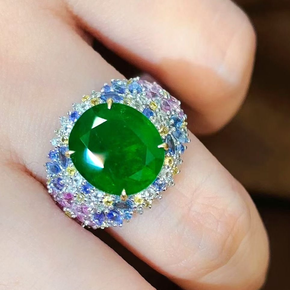 14k Gold 4.65 Ct Vivid Green Natural Emerald & Diamond & Sapphire Ring - 2