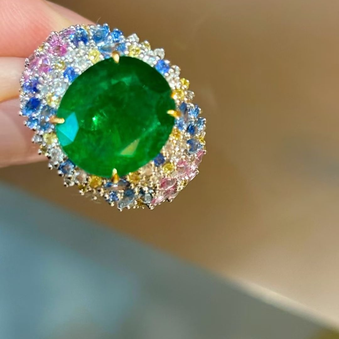 14k Gold 4.65 Ct Vivid Green Natural Emerald & Diamond & Sapphire Ring - 4