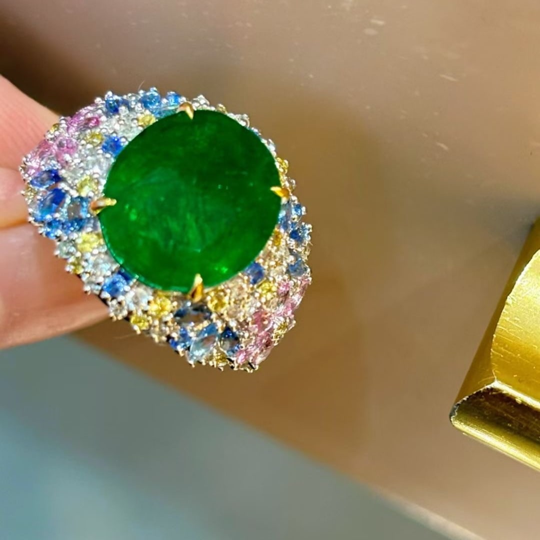 14k Gold 4.65 Ct Vivid Green Natural Emerald & Diamond & Sapphire Ring - 5
