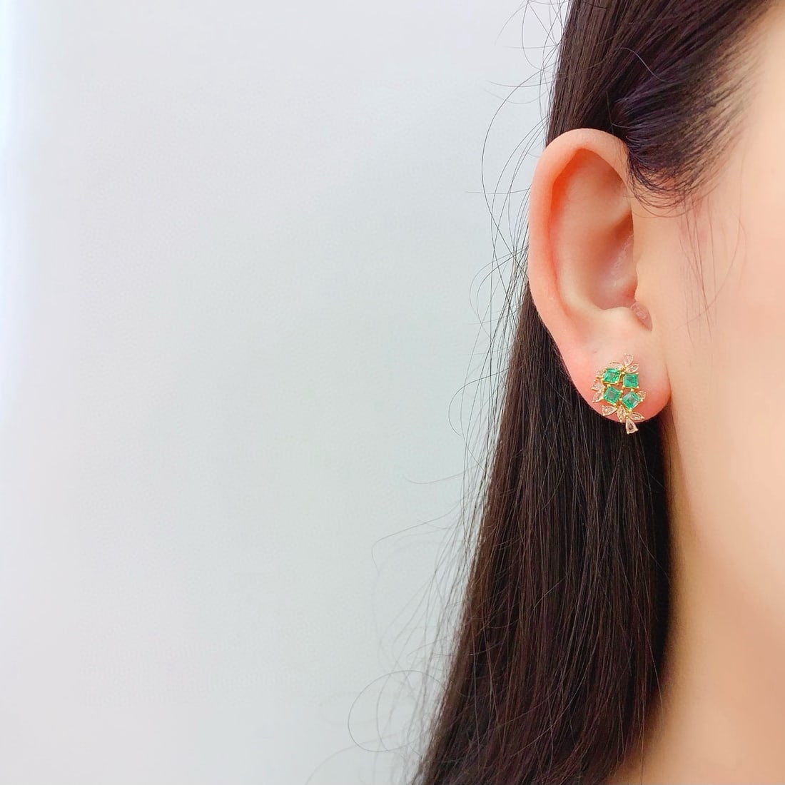 14k Gold 1.5 Ct Natural Emerald & Sapphire Earrings - 4