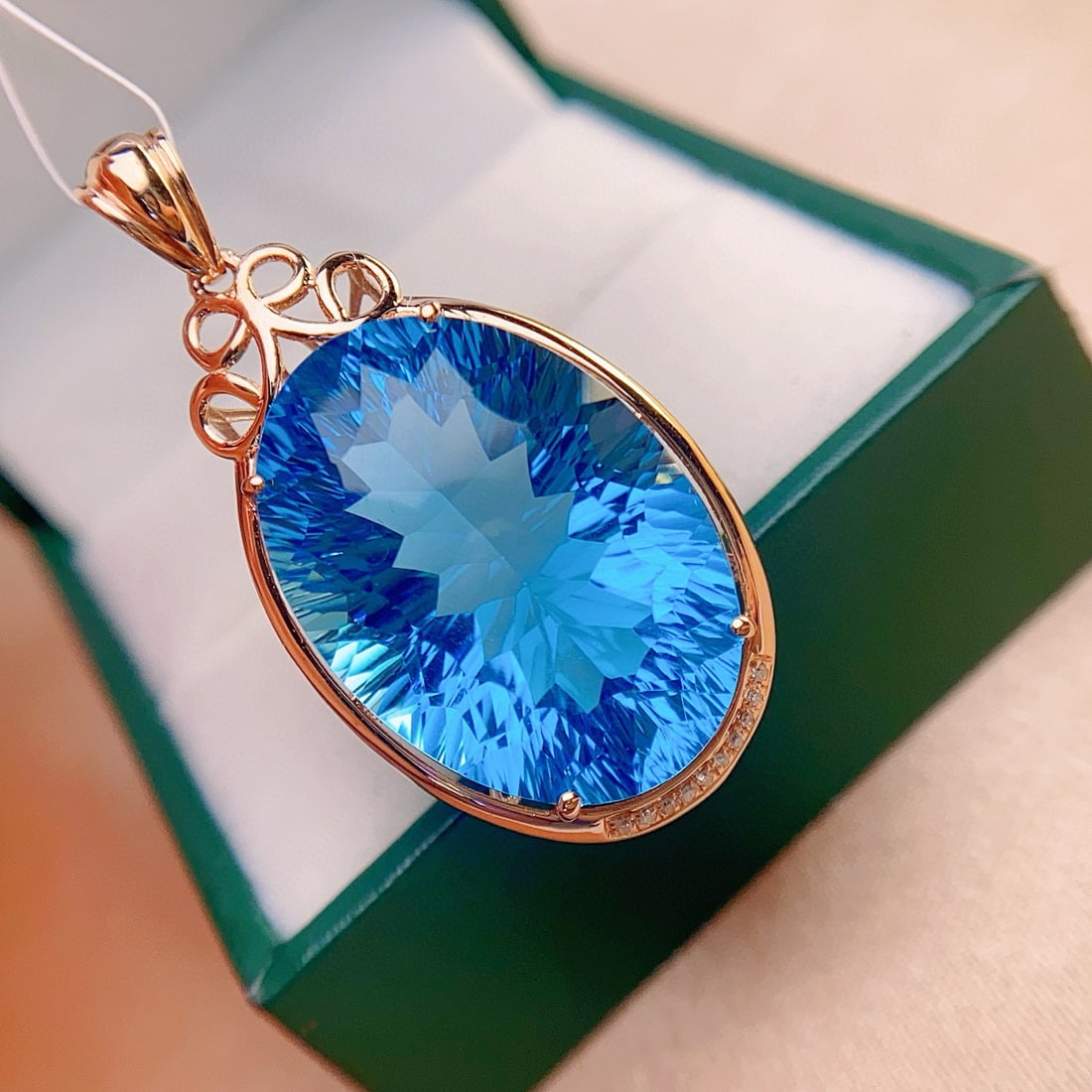 14k Gold 26.00 Ct Natural Topaz & Diamond Pendant( Without Chain ) - 6