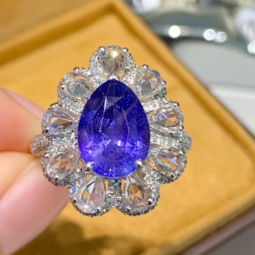 14k Gold 3.6 Ct Natural Sapphire & Diamond & Sapphire Ring: Ref:231047180 // gold content:14k gold // ring size:7. 25us // // main gemstone:sapphire // shape:pear // carat weight:3. 6ct // color:blue // treatment:natural // // adjacent gemstone 2 : diamond //