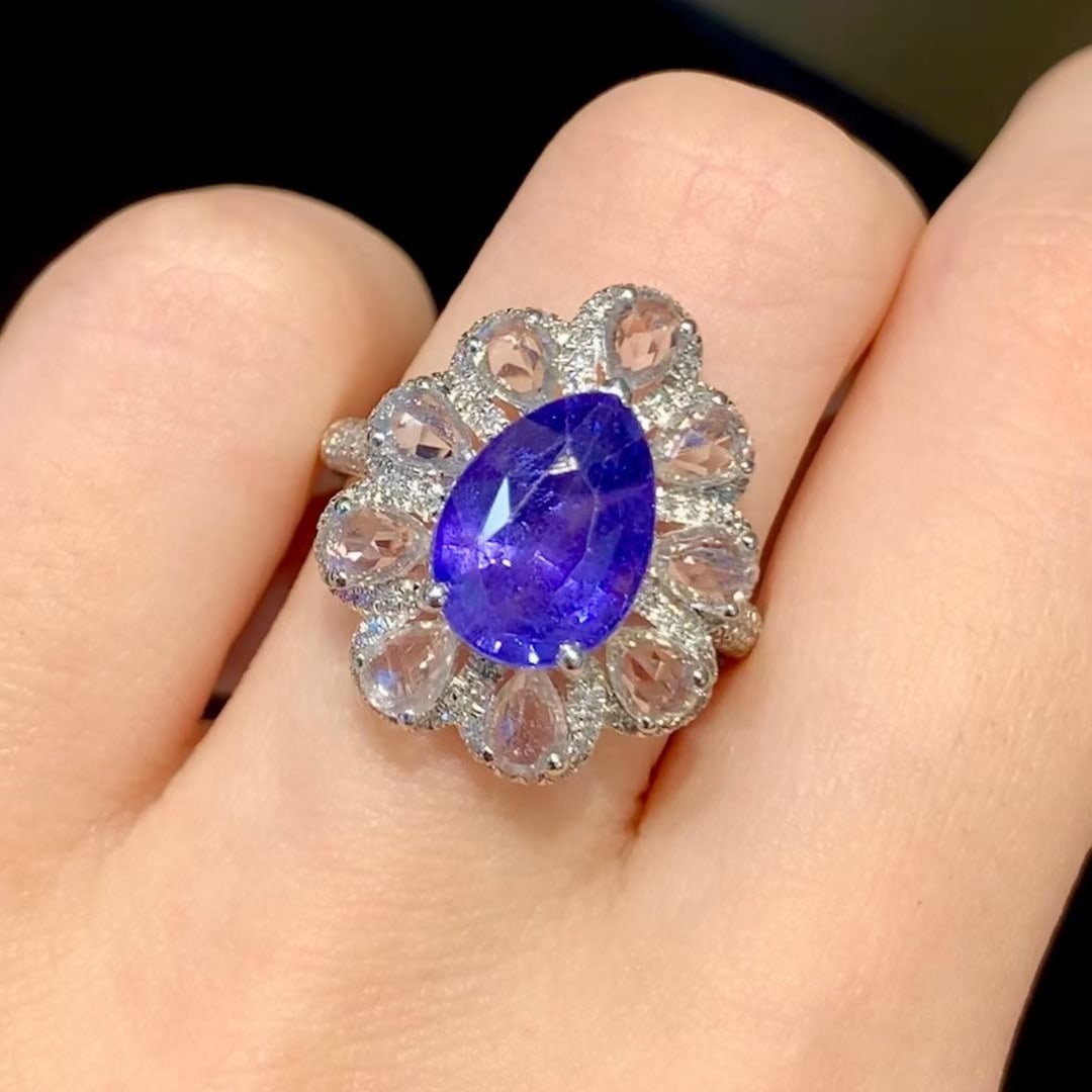 14k Gold 3.6 Ct Natural Sapphire & Diamond & Sapphire Ring - 5