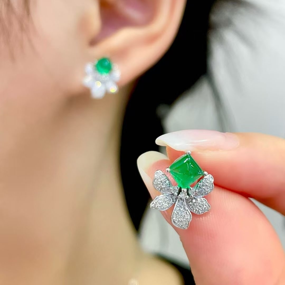 14k Gold 1.2 Ct Vivid Green Natural Emerald & Diamond Earrings - 4