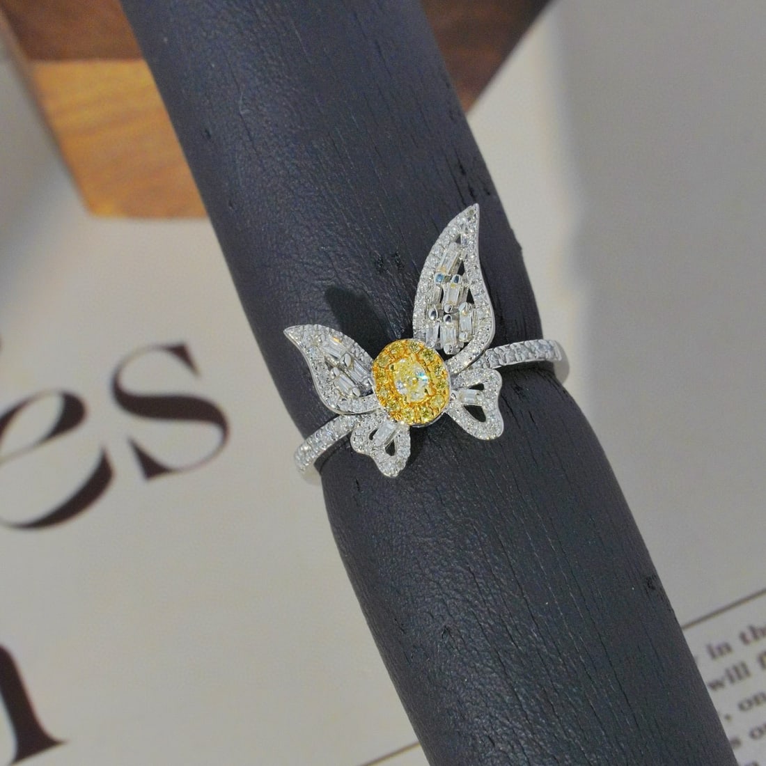 14k Gold 0.6 Ct Natural Color Diamond Ring - 4