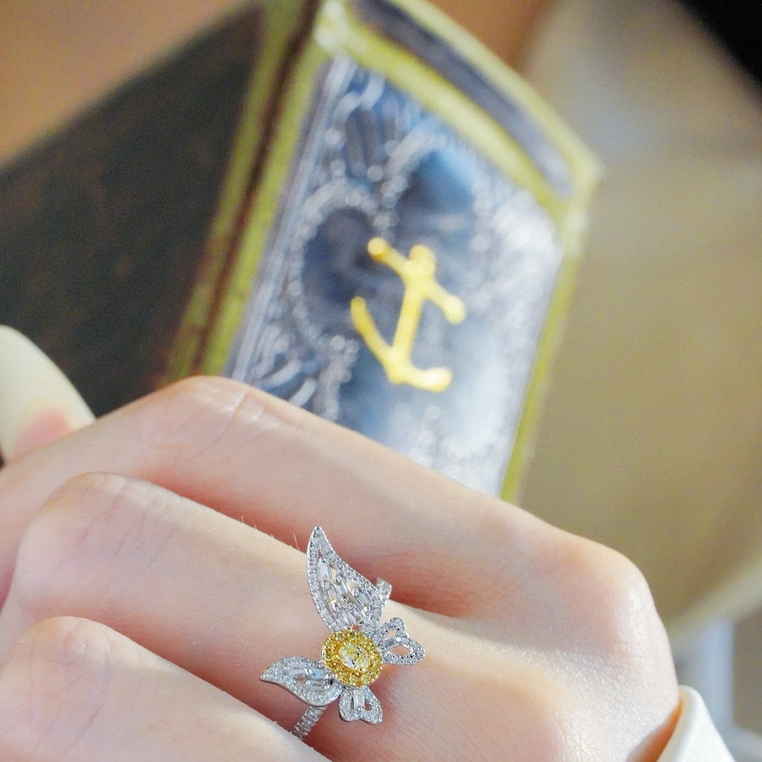 14k Gold 0.6 Ct Natural Color Diamond Ring - 5