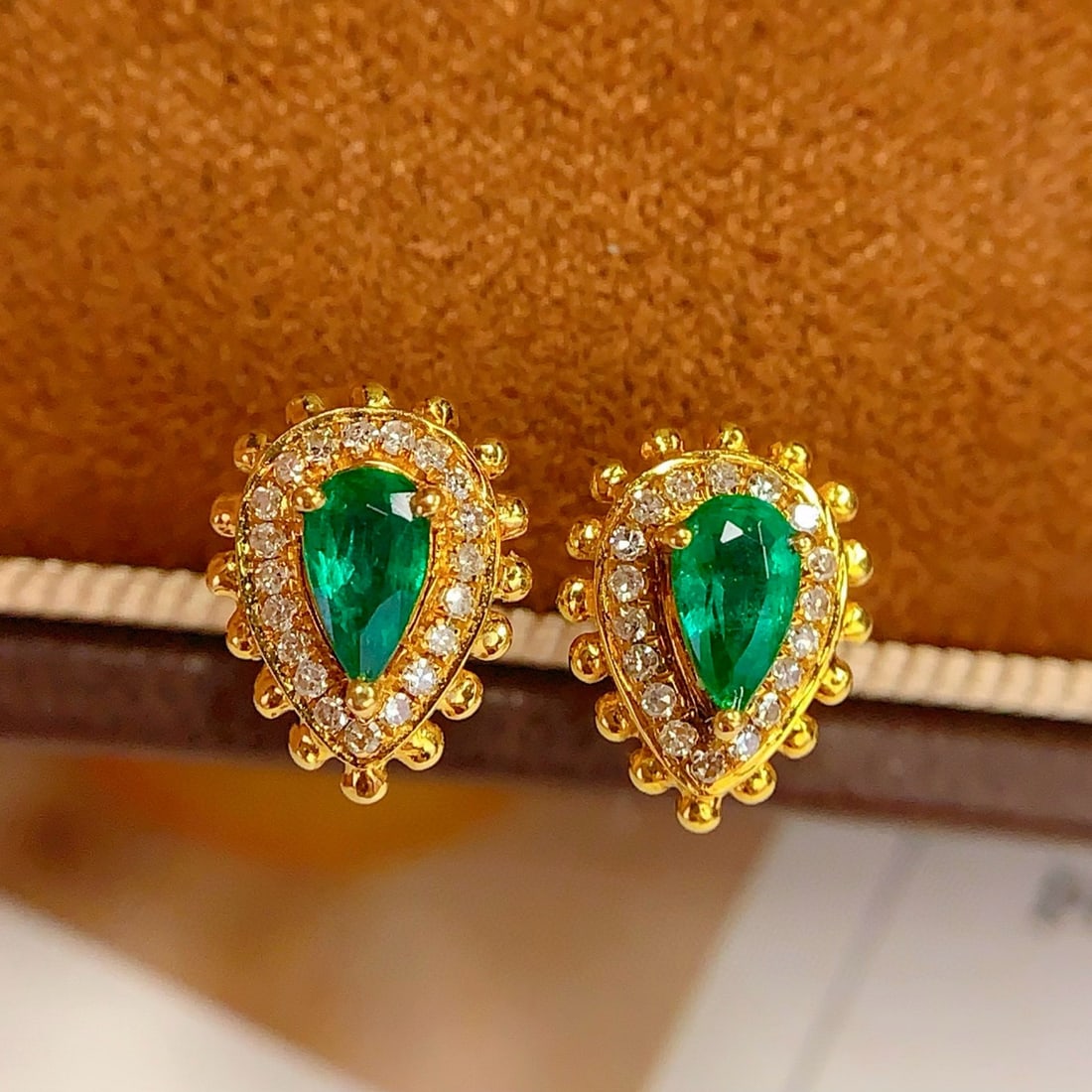 14k Gold 0.6 Ct Vivid Green Natural Emerald & Diamond Earrings - 2