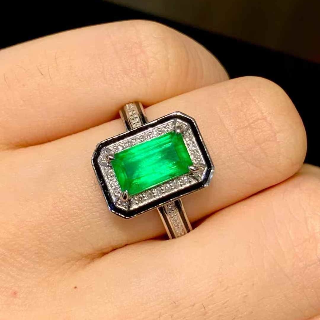 14k Gold 1.7 Ct Natural Emerald & Diamond Ring - 4