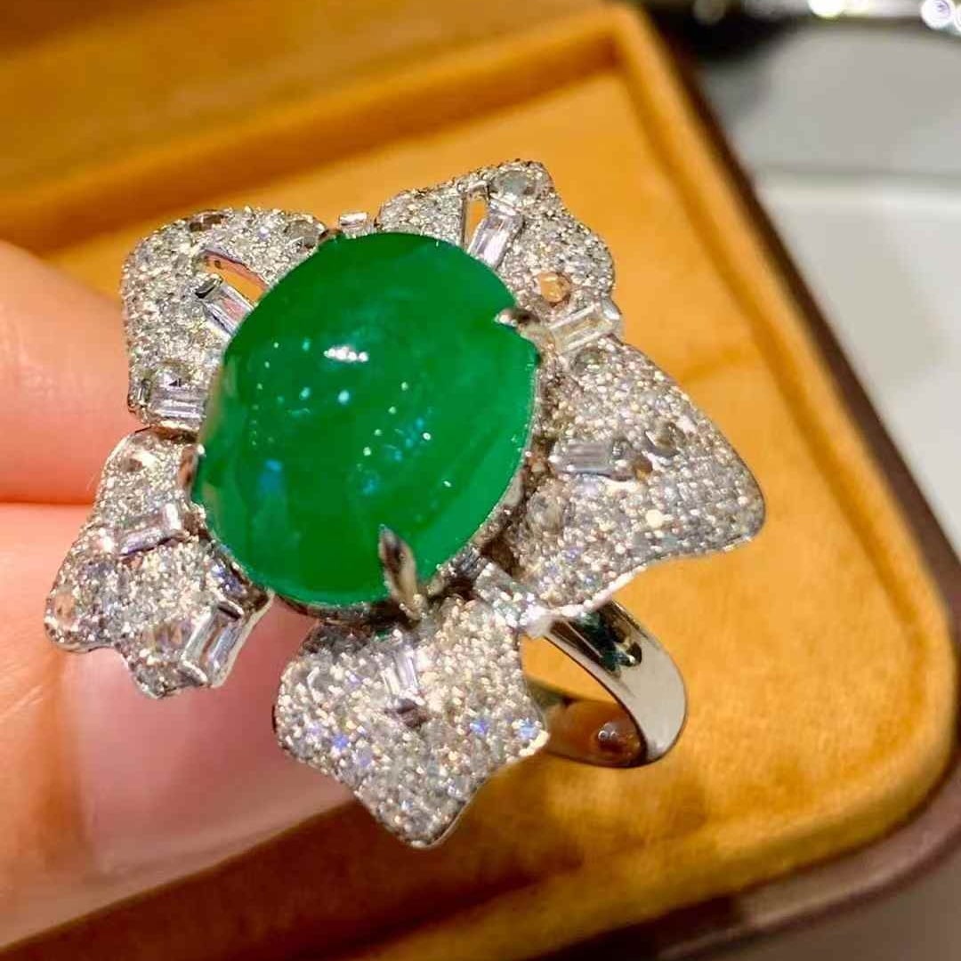 14k Gold 6.1 Ct Natural Emerald & Diamond Ring - 2