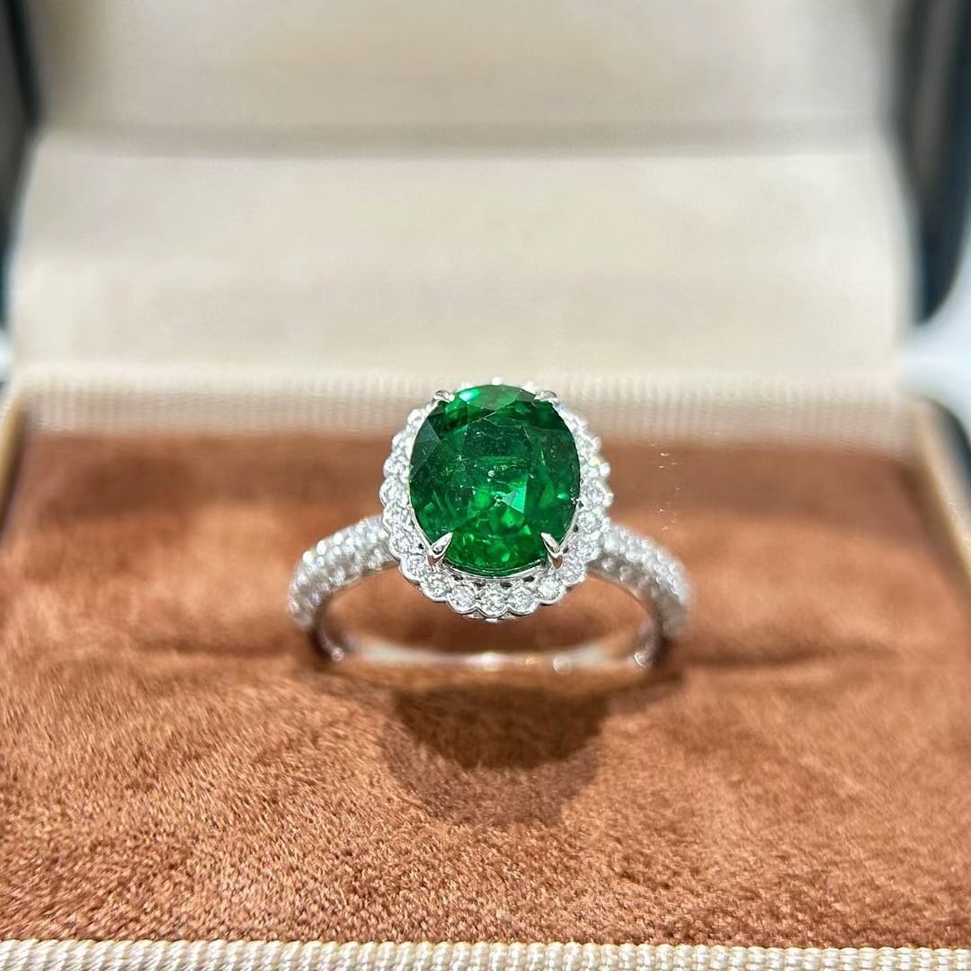 14k Gold 5.12 Ctw Vivid Green Natural Tsavorite & Diamond Ring - 3