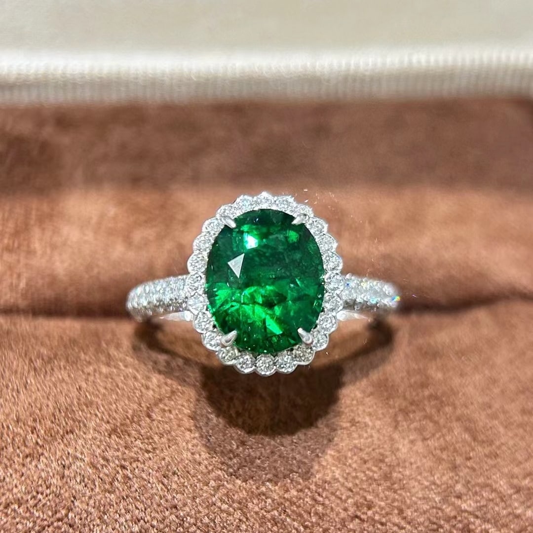 14k Gold 5.12 Ctw Vivid Green Natural Tsavorite & Diamond Ring - 4