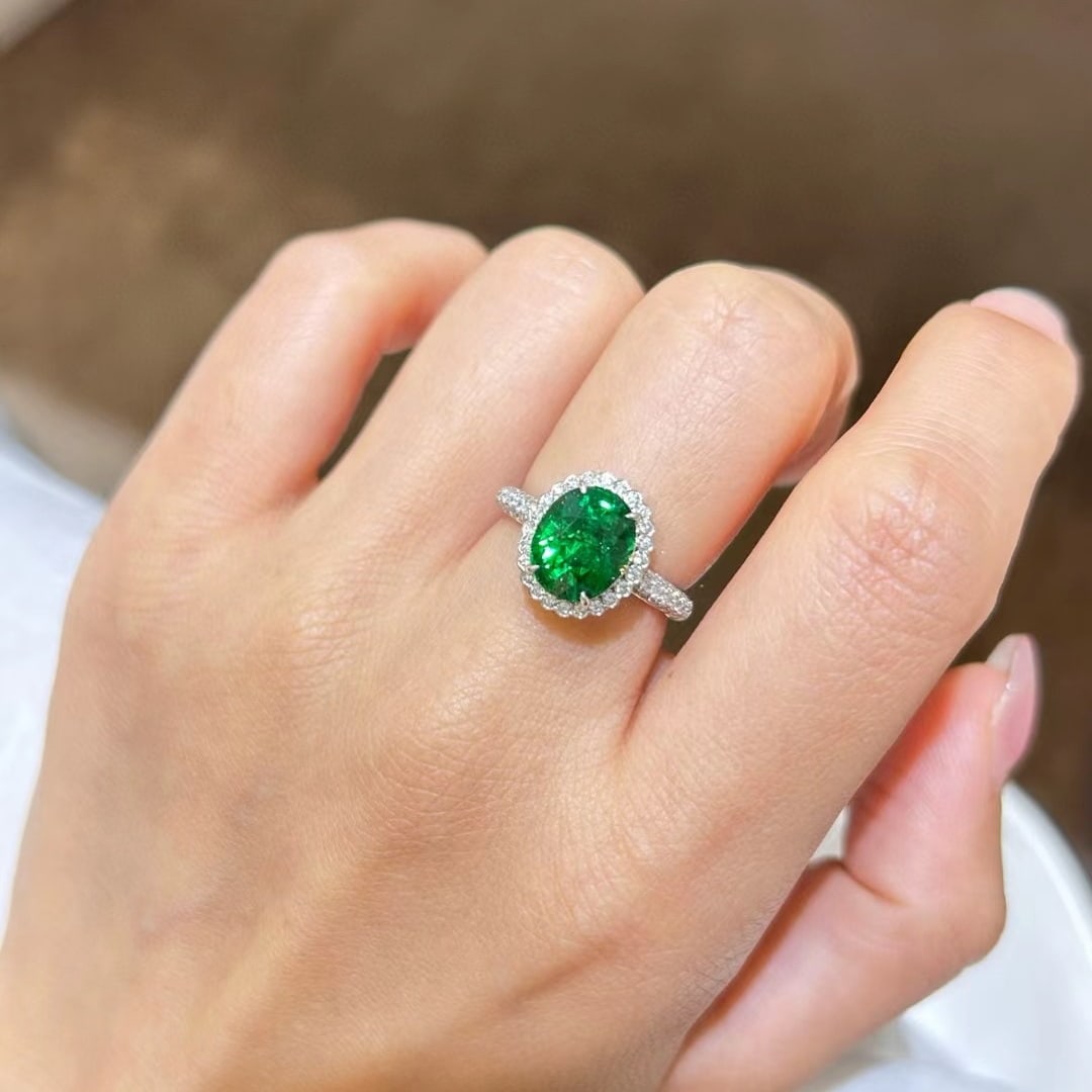 14k Gold 5.12 Ctw Vivid Green Natural Tsavorite & Diamond Ring - 8