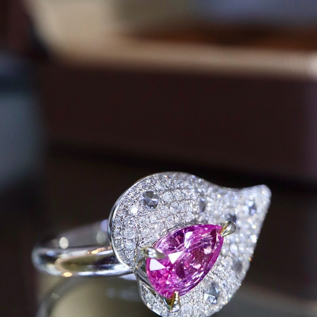 14k Gold 2.08 Ctw Natural Padparadscha Sapphire & Diamond Ring - 3