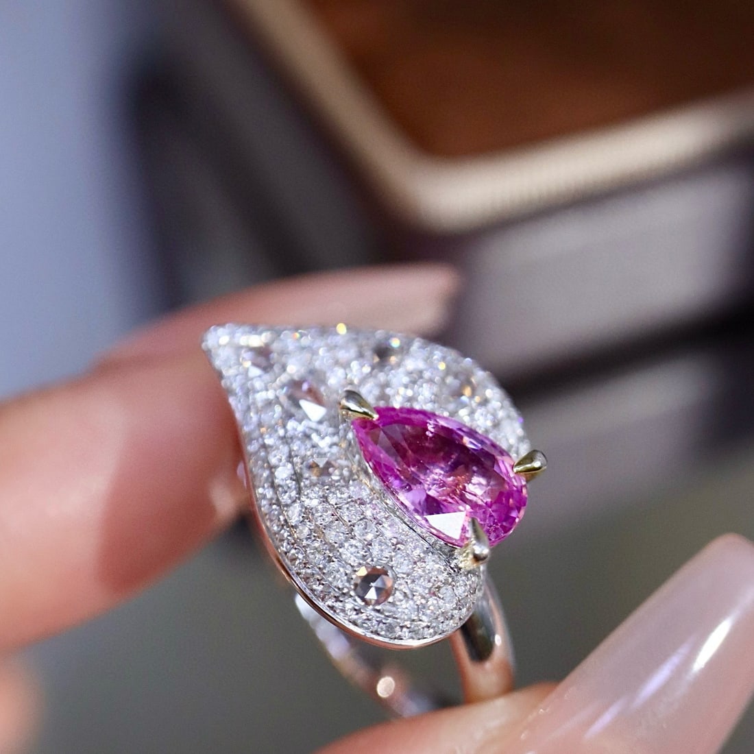 14k Gold 2.08 Ctw Natural Padparadscha Sapphire & Diamond Ring - 6