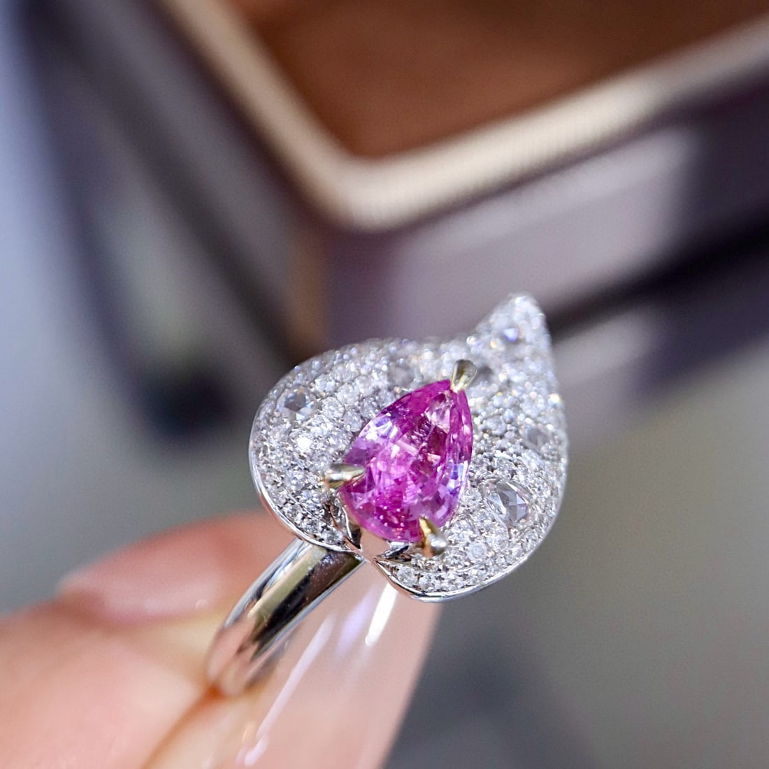 14k Gold 2.08 Ctw Natural Padparadscha Sapphire & Diamond Ring - 8