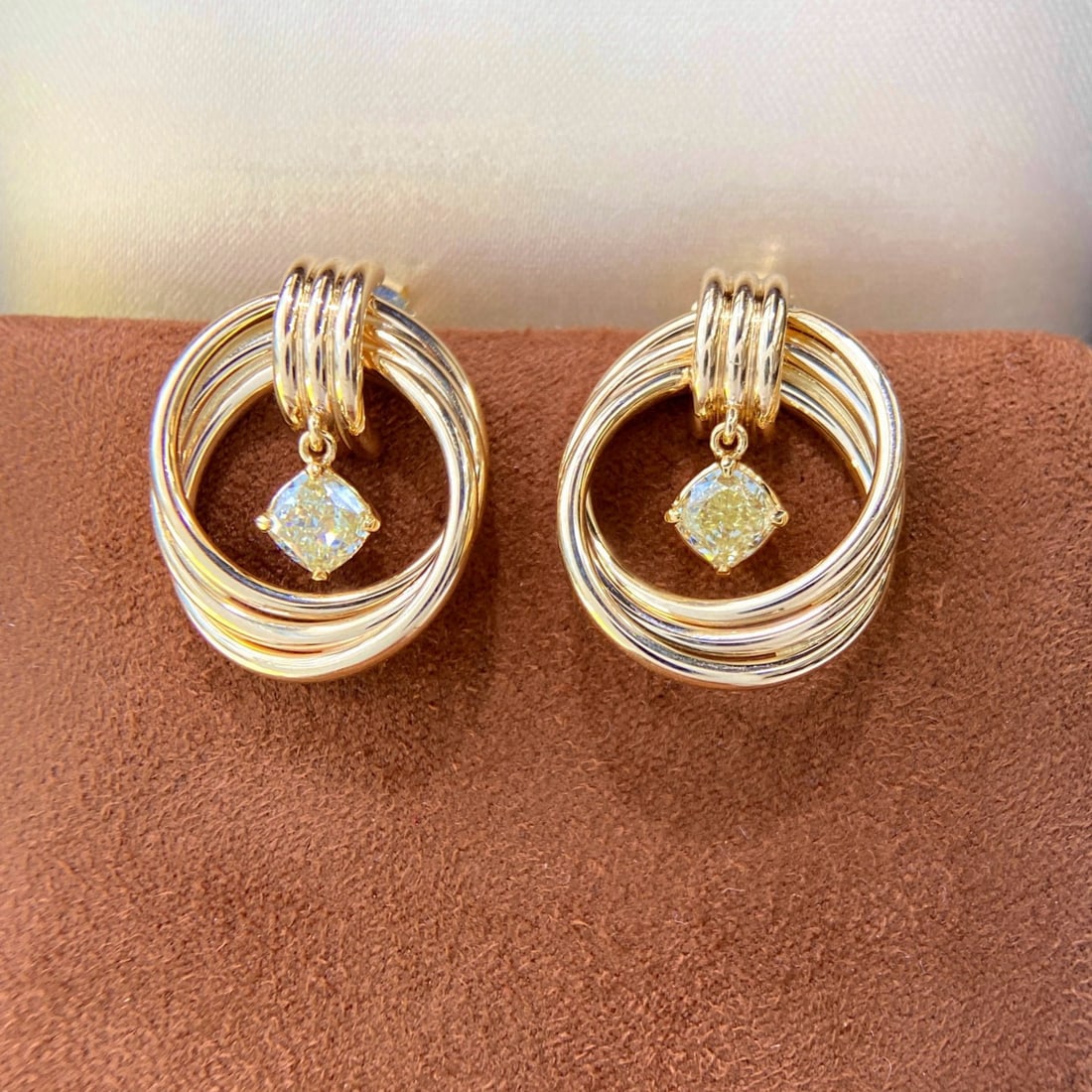 14k Gold 1.10 Ct Natural Yellow Diamond Earrings - 2
