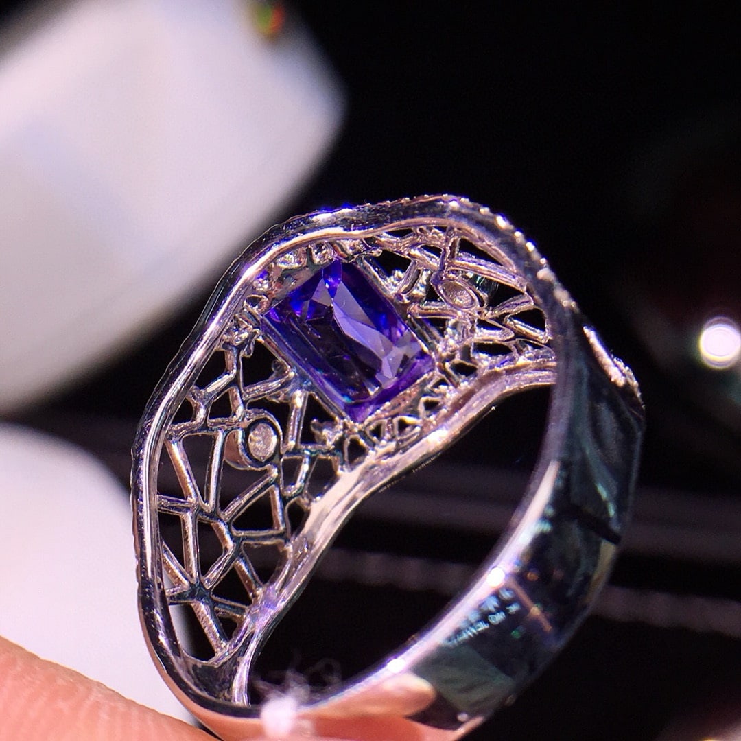 14k Gold 2.5 Ct Natural Tanzanite & Diamond Ring - 3
