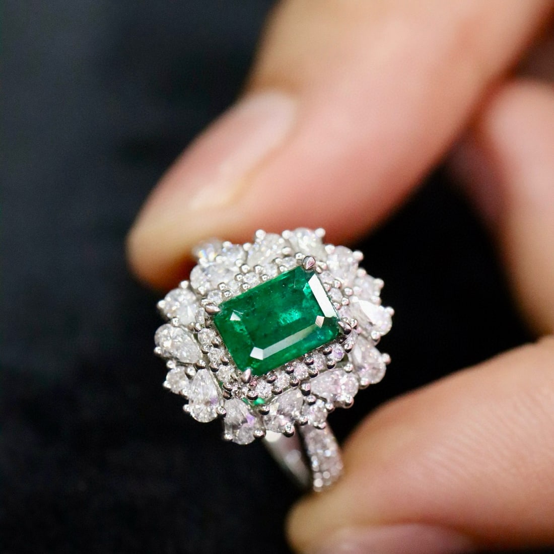 14k Gold 1.94 Ctw Vivid Green Natural Emerald & Diamond Ring - 2
