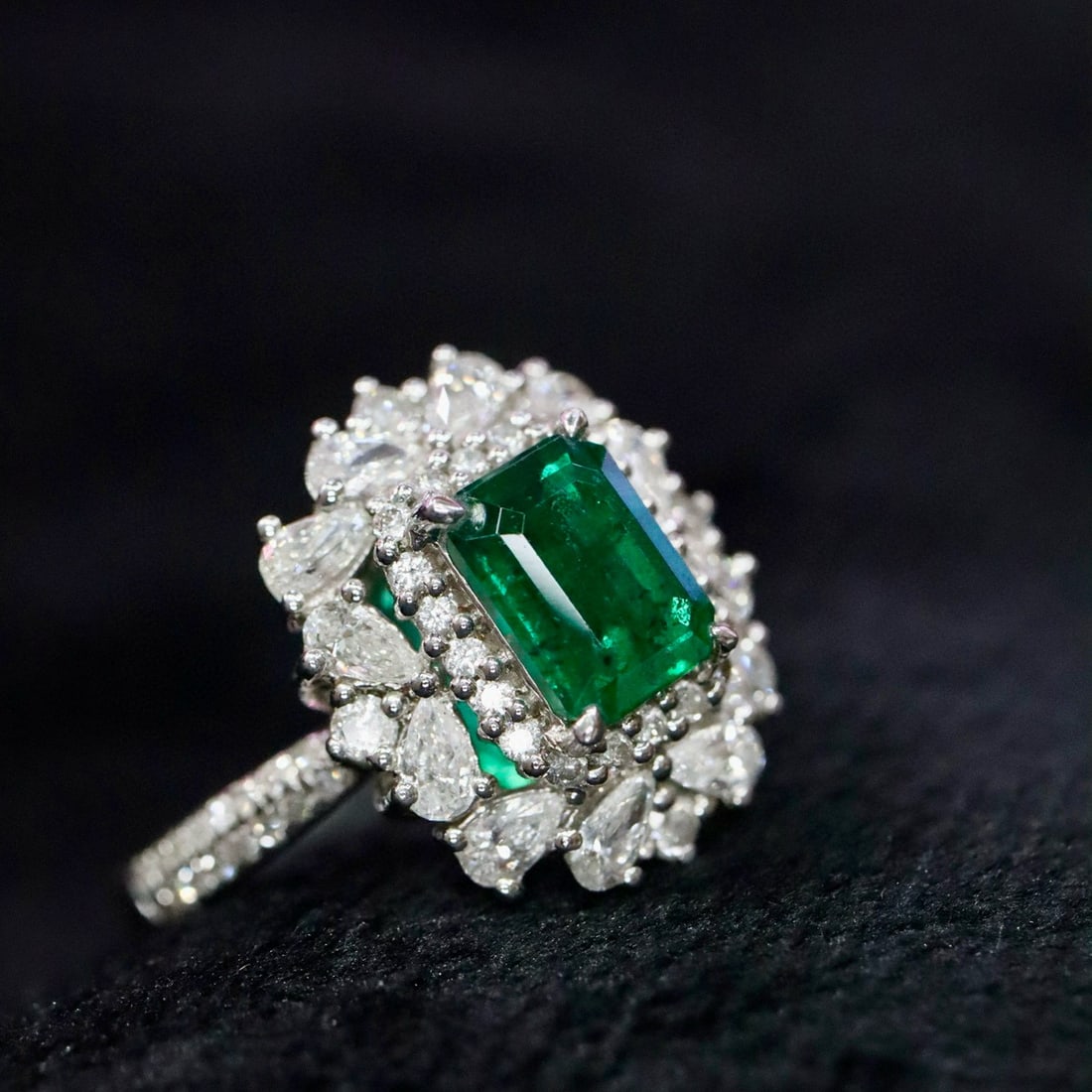 14k Gold 1.94 Ctw Vivid Green Natural Emerald & Diamond Ring - 3