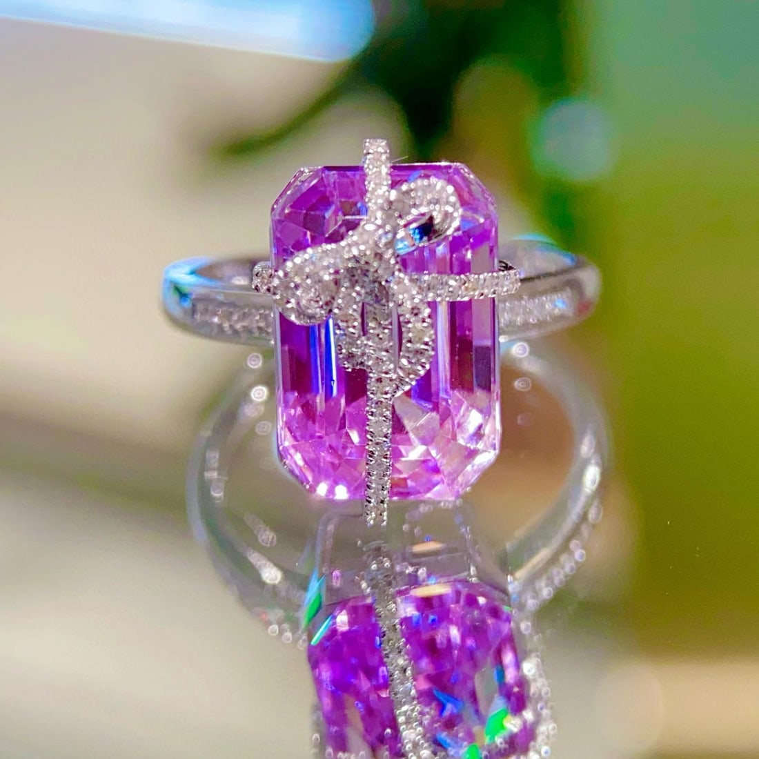 14k Gold 9.35 Ct Natural Kunzite & Diamond Ring - 2