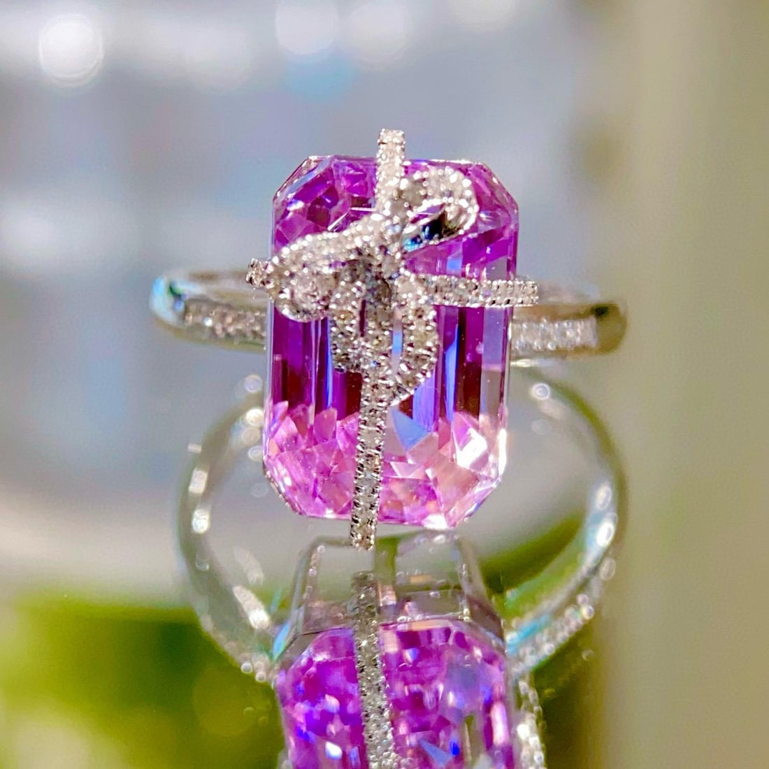 14k Gold 9.35 Ct Natural Kunzite & Diamond Ring - 3