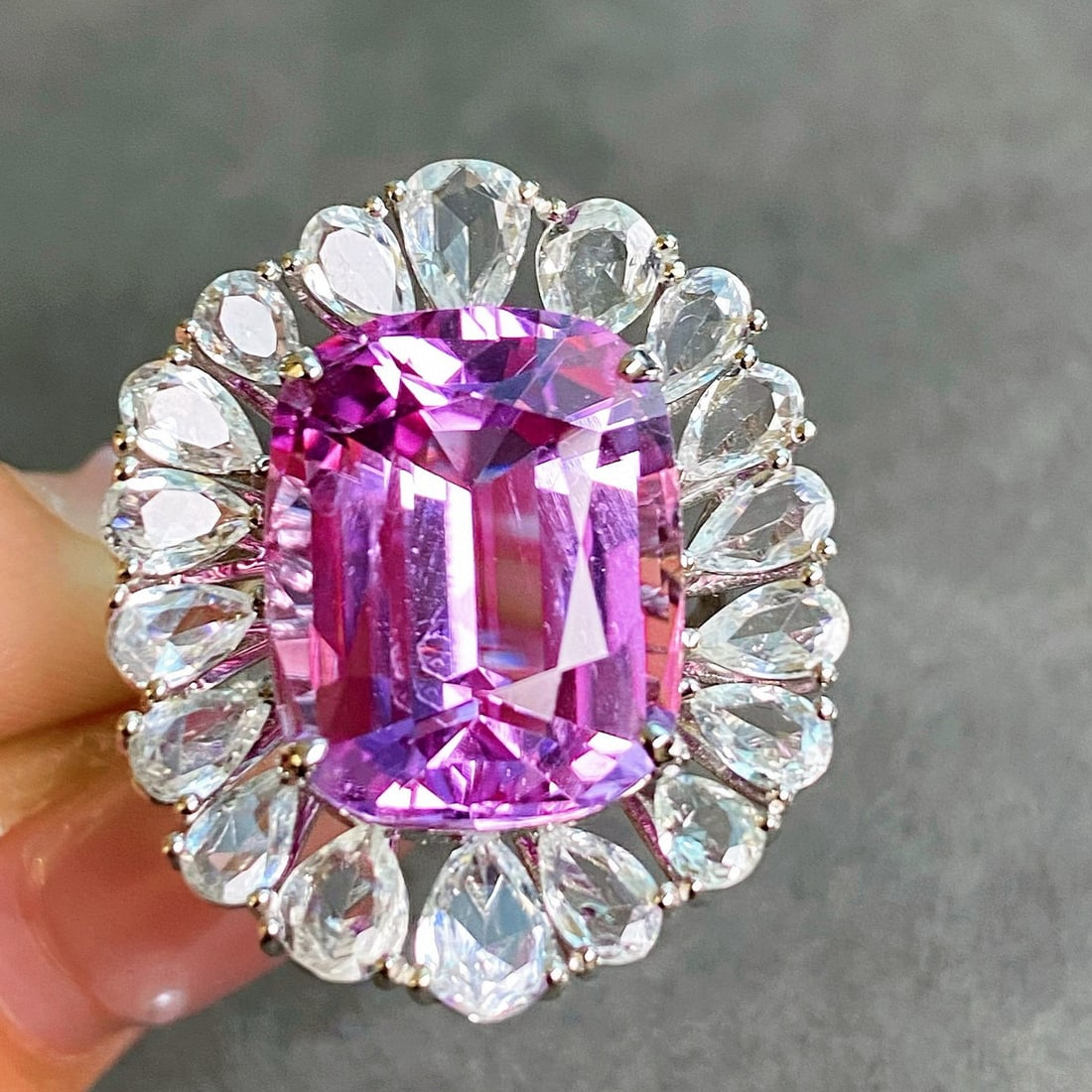 14k Gold 20.03 Ctw Natural Kunzite & Sapphire Ring: Ref:231048079 // gold content:14k gold // ring size:7. 25us // // main gemstone:kunzite // shape:cushion // carat weight:15. 3ct // color:purple // treatment:natural // // adjacent gemstone 2 :