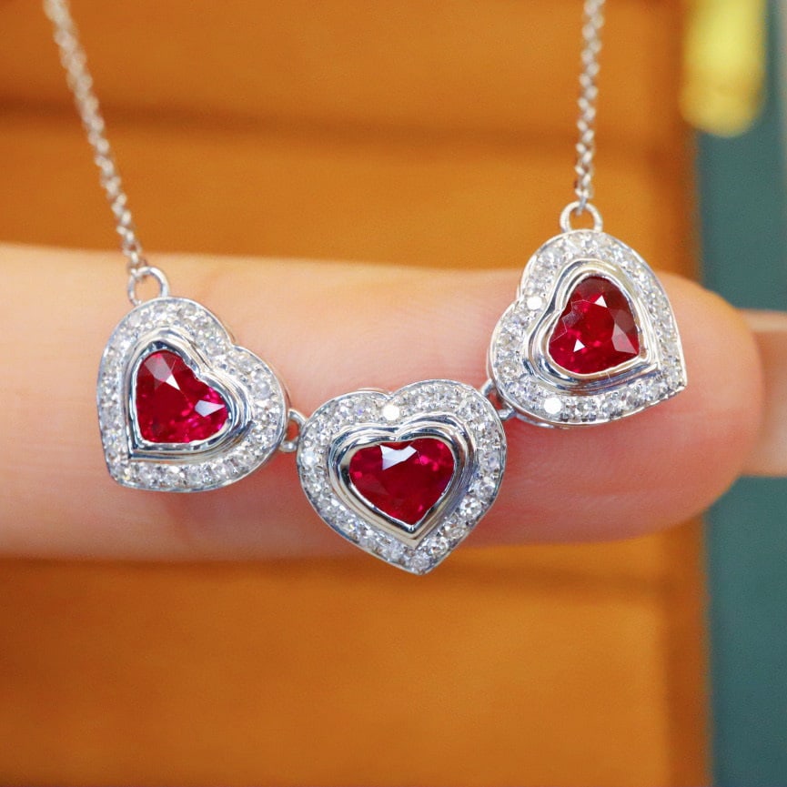 14k Gold 1.35 Ctw Natural Ruby & Diamond Necklace: Ref:231048109 // gold content:14k gold // main gemstone:ruby // shape:heart // carat weight:1. 05ct // color:pigeonblood red // treatment:natural // // adjacent gemstone 2 : diamond // number of