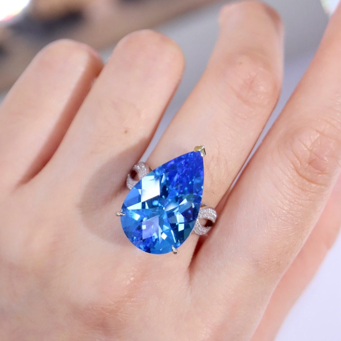 14k Gold 16.94 Ctw Natural Topaz & Diamond Ring - 5