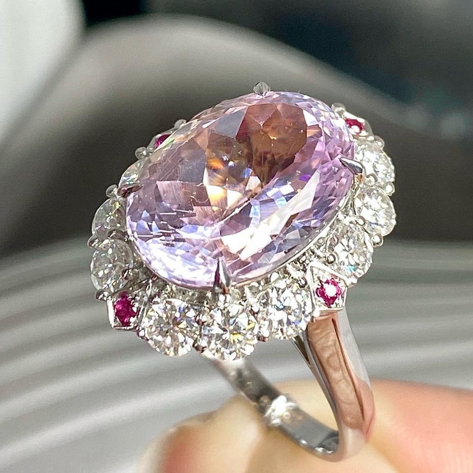 14k Gold 8.6 Ctw Natural Kunzite & Moissanite Ring - 3