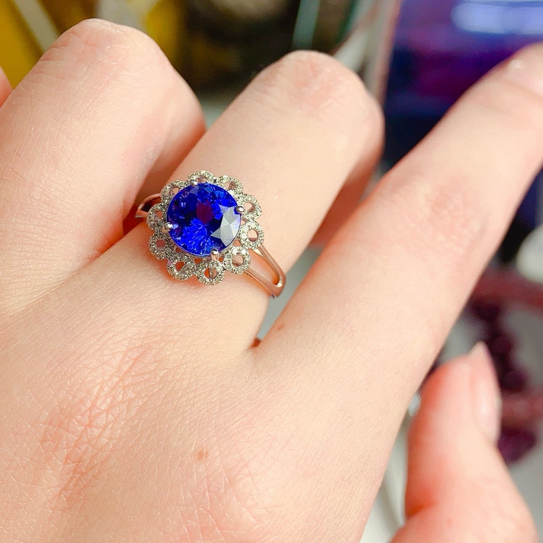 14k Gold 3 Ct Natural Tanzanite & Diamond Ring - 4