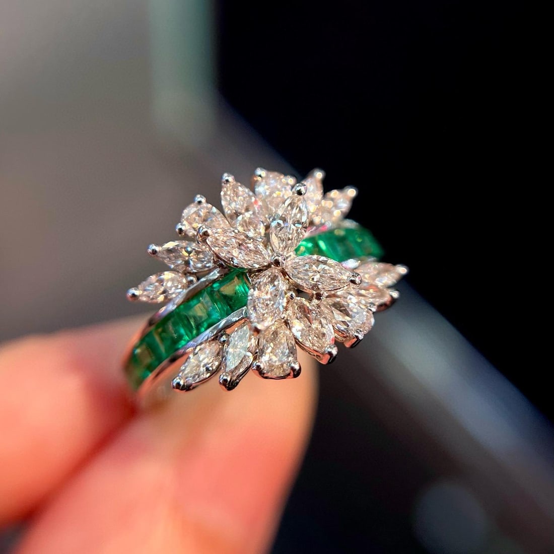 14k Gold 0.97 Ct Natural Emerald & Diamond Ring - 4