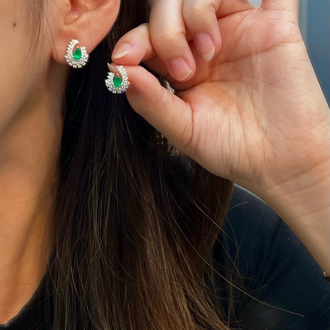 14k Gold 1.10 Ctw Vivid Green Natural Emerald & Diamond Earrings - 3
