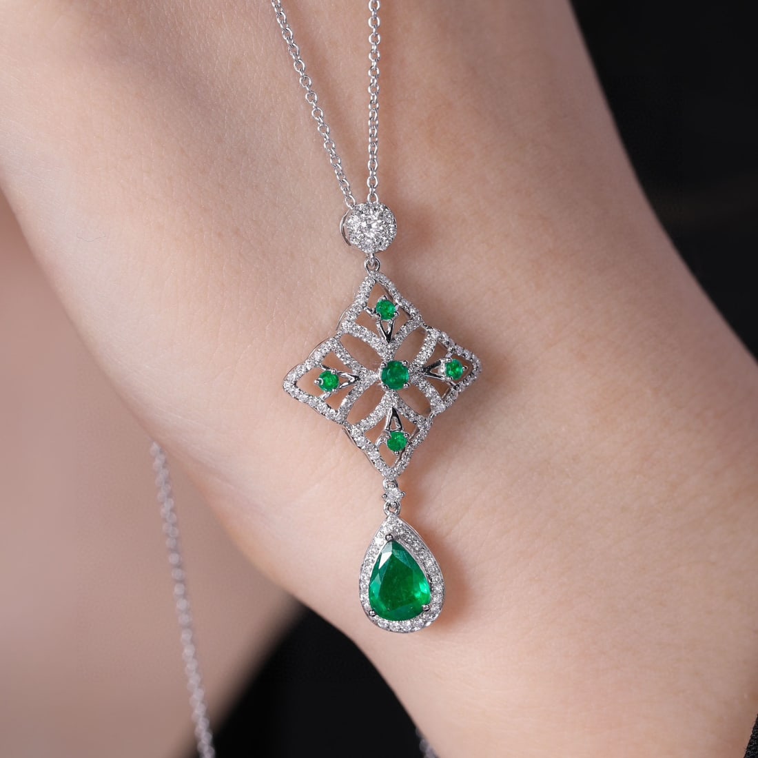 14k Gold 1.85 Ctw Vivid Green Natural Emerald & Diamond Pendant( Without Chain ) - 4