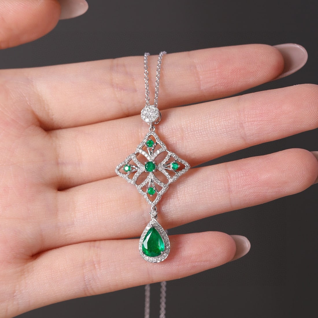 14k Gold 1.85 Ctw Vivid Green Natural Emerald & Diamond Pendant( Without Chain ) - 5