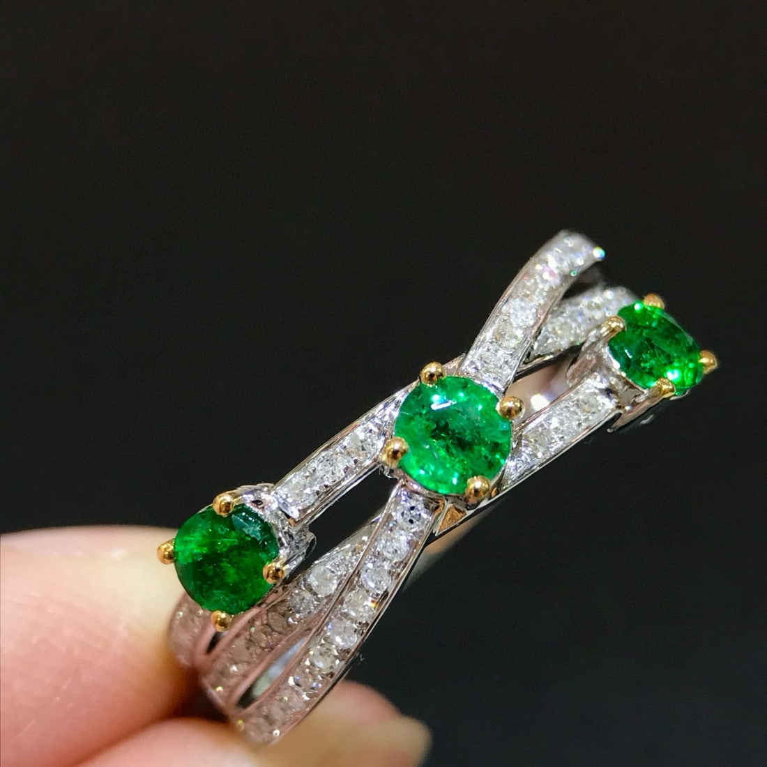 14k Gold 1.05 Ctw Vivid Green Natural Emerald & Diamond Ring - 2