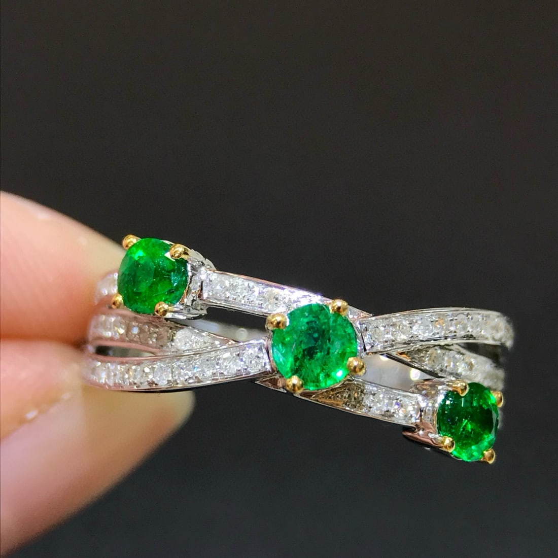 14k Gold 1.05 Ctw Vivid Green Natural Emerald & Diamond Ring - 3