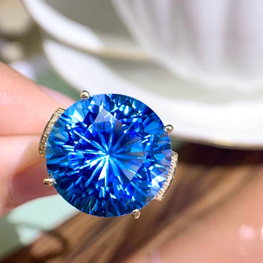 14k Gold 14.33 Ctw Natural Topaz & Diamond Ring - 4