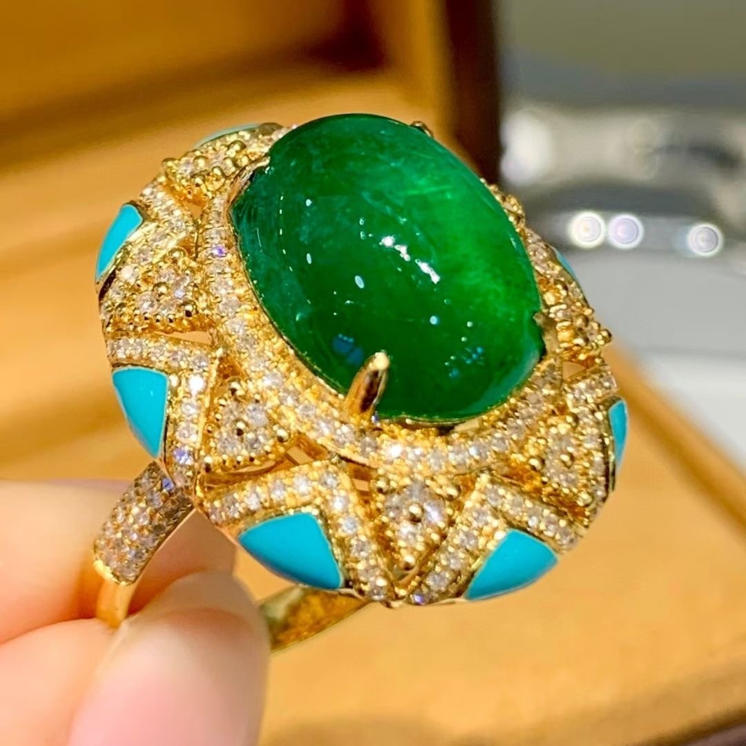 14k Gold 5.7 Ct Vivid Green Natural Emerald & Diamond Ring - 4