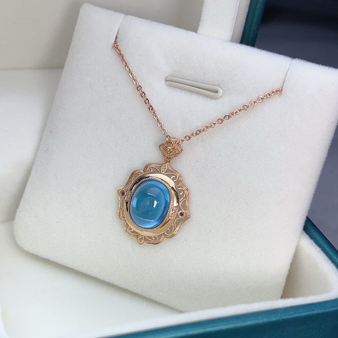 14k Gold 5.00 Ct Natural Topaz & Diamond Pendant( Without Chain ) - 5
