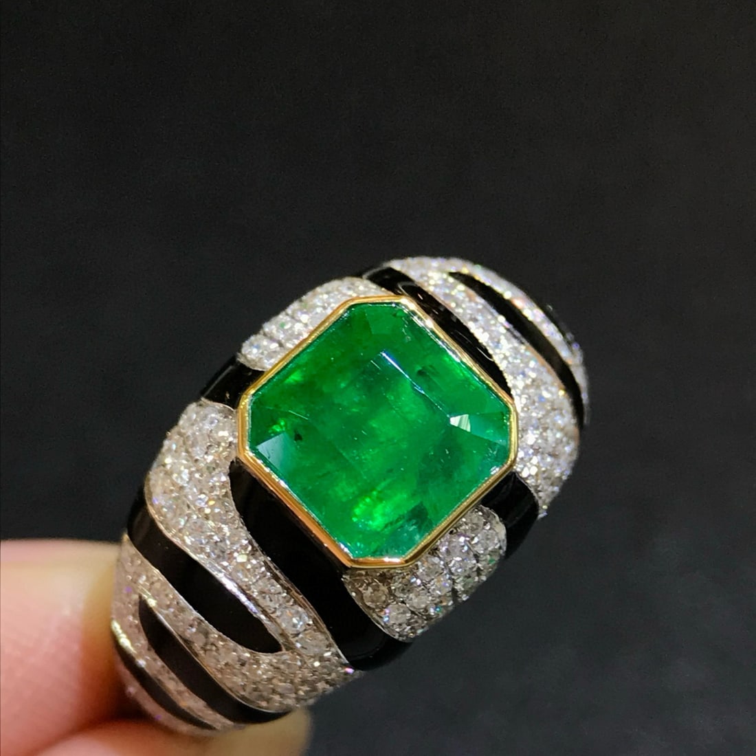 14k Gold 3.32 Ctw Vivid Green Natural Emerald & Diamond Ring - 2