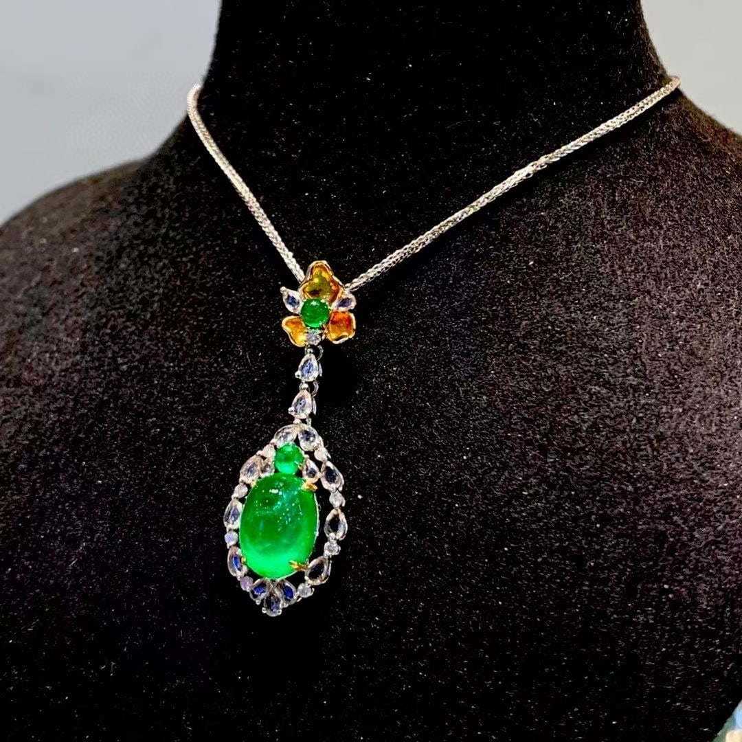 14k Gold 2.7 Ct Vivid Green Natural Emerald & Sapphire Pendant( Without Chain ) - 2
