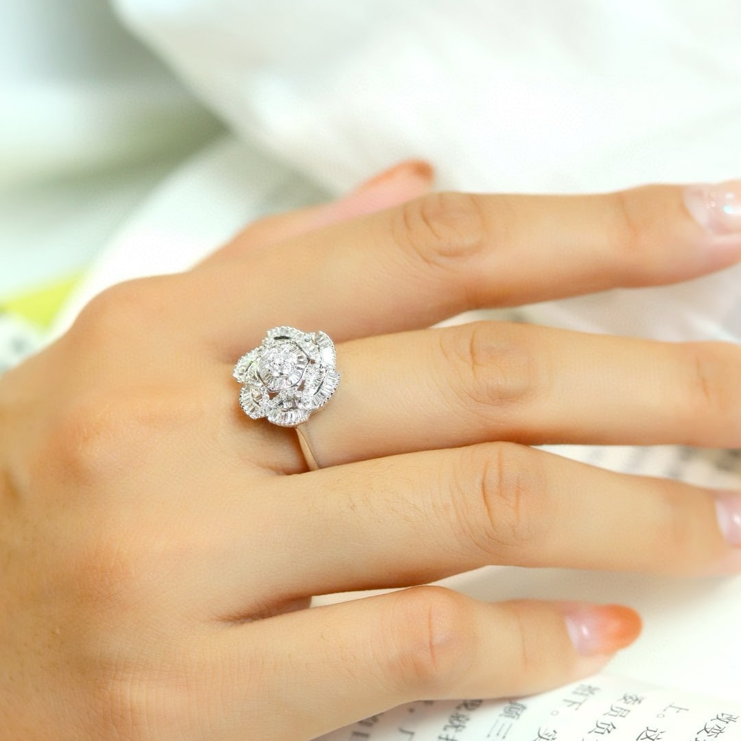 14k Gold 0.70 Ct Natural H Diamond Ring - 4