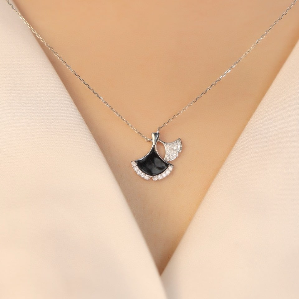 14k Gold 0.13 Ct Natural H Diamond Necklace - 5