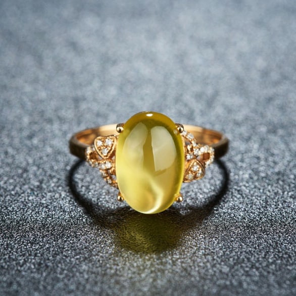 14k Gold 4.15 Ct Natural Prehnite & Diamond Ring: Ref:231048314 // gold content:14k gold // ring size:7. 25us // // main gemstone:prehnite // shape:oval // carat weight:4. 15ct // color:yellow // treatment:natural // // adjacent gemstone 2 : diamond