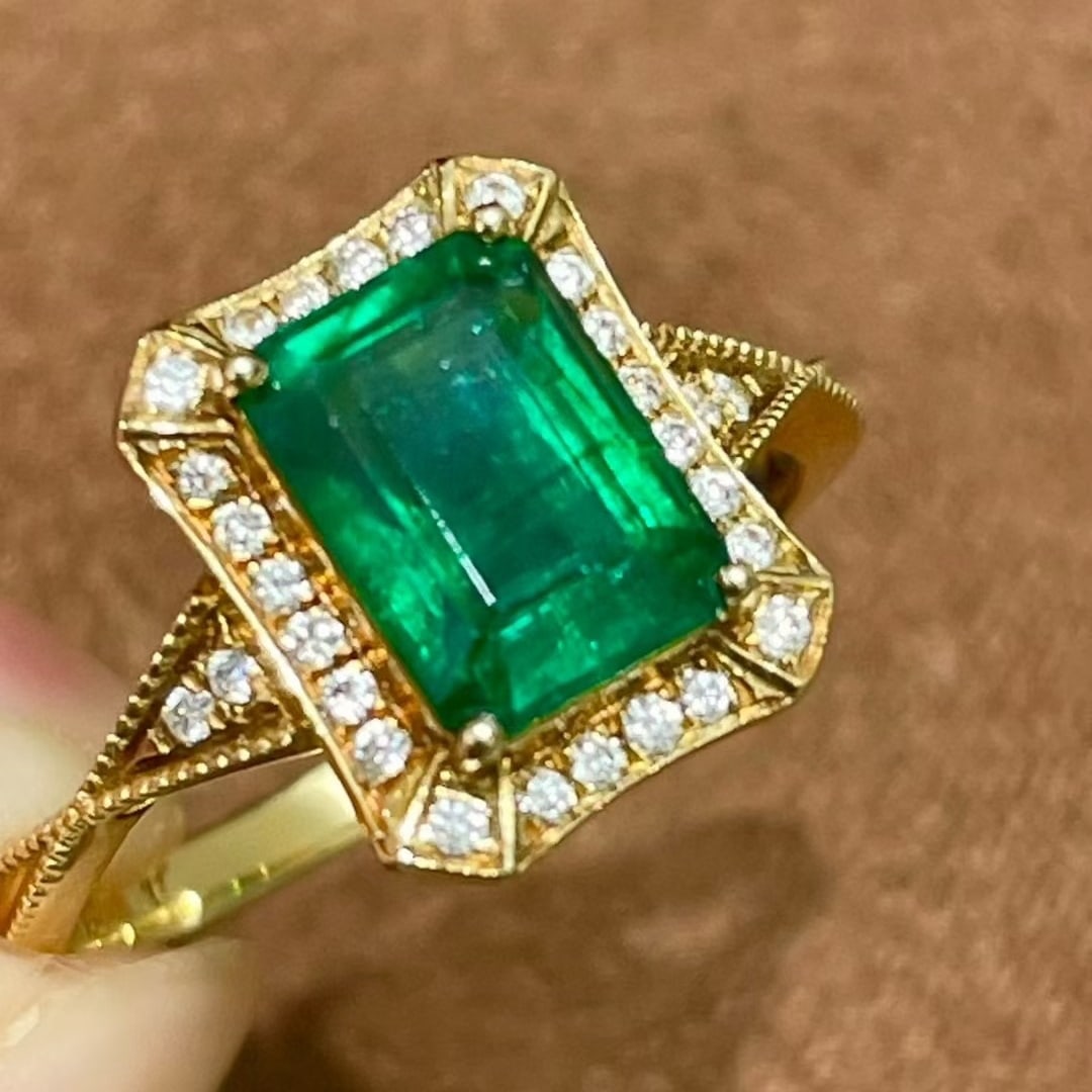 14k Gold 1.5 Ct Vivid Green Natural Emerald & Diamond Ring - 2